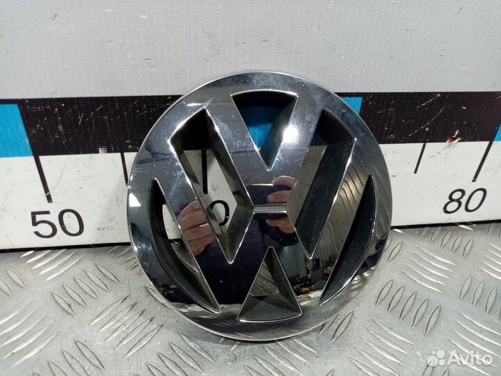 Б/У Эмблема на решетку радиатора (VW) Touar#001