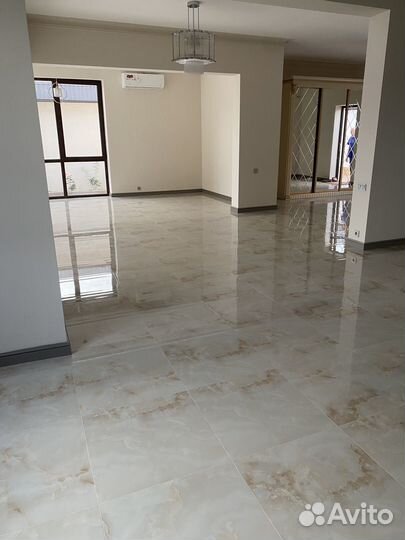 Кафельшик, плиточник