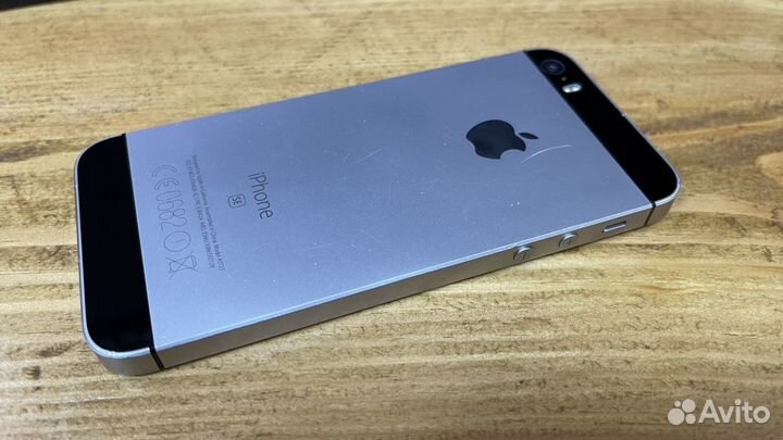 Смартфон Apple iPhone SE 128Gb LTE