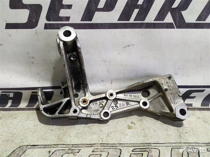 Крепление рычага подвески переднее правое Audi A3