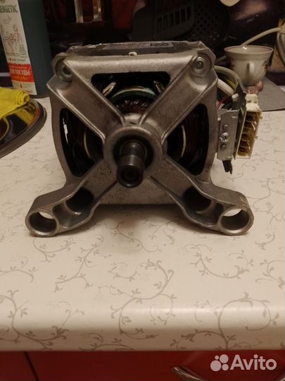 Двигатель стиральной машины indesit