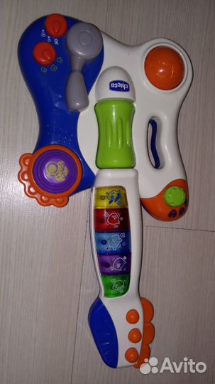 Музыкальная гитара фирмы Chicco
