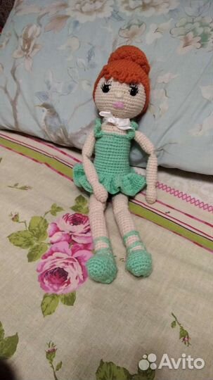 Игрушка Кукла балерина связаная крючком