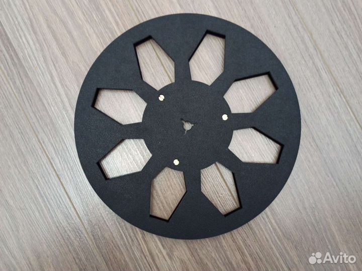 Катушка для намотки магнитной ленты