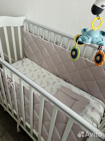 Комплект бортиков в кроватку+подушка+простынь