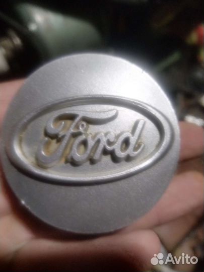 2 шильдика для ford
