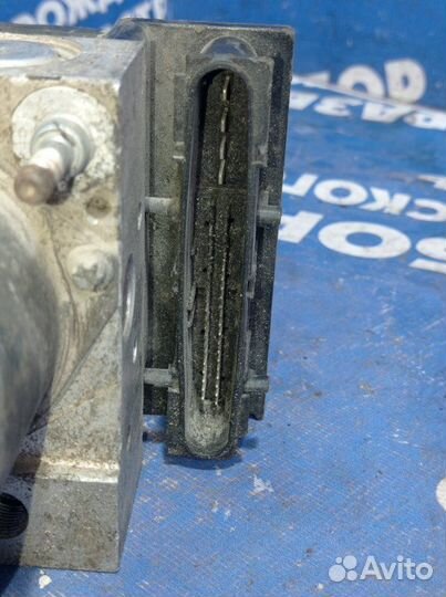 Блок abs Toyota Verso минивен 2ZR-FE 2009