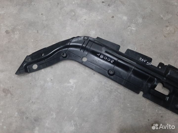 Накладка замка капота Rav4 30 2azfe Левый руль