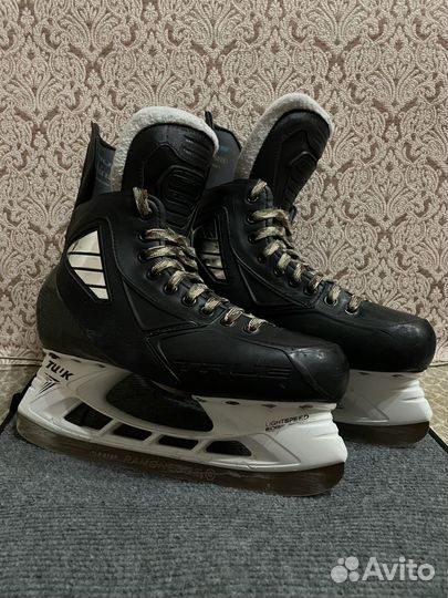 Коньки хоккейные true