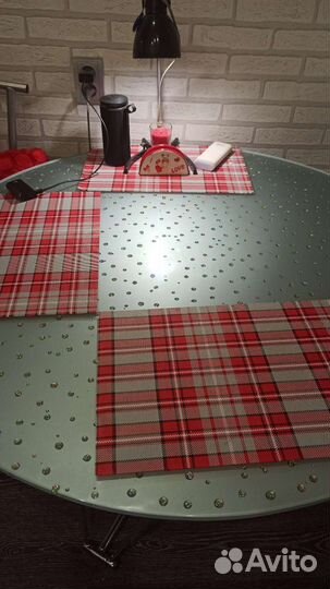 Обеденный стол