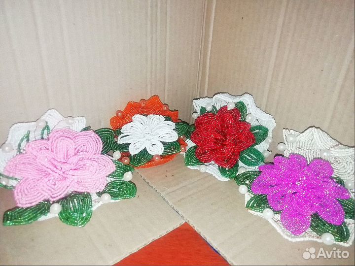 Цветы из бисера