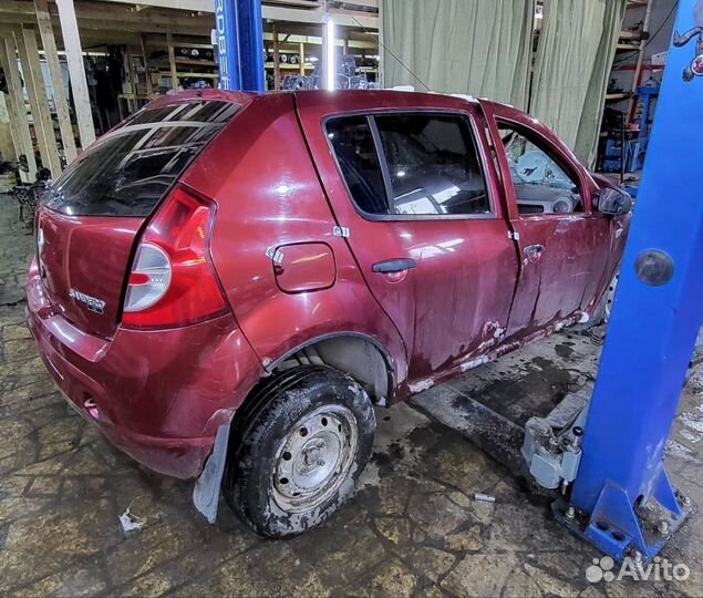 Кузов Renault sandero разбор