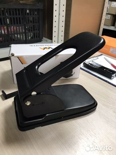 Дырокол 70 листов 2 отверстия