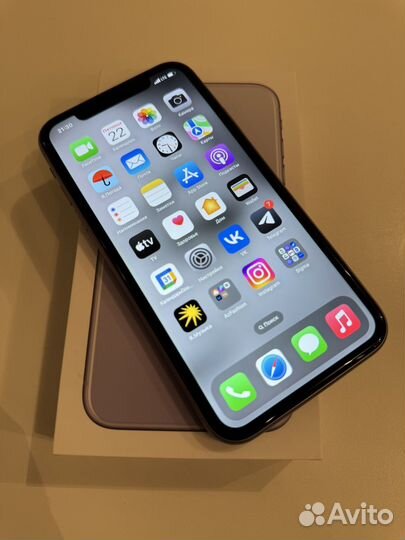 iPhone 11, 64 ГБ