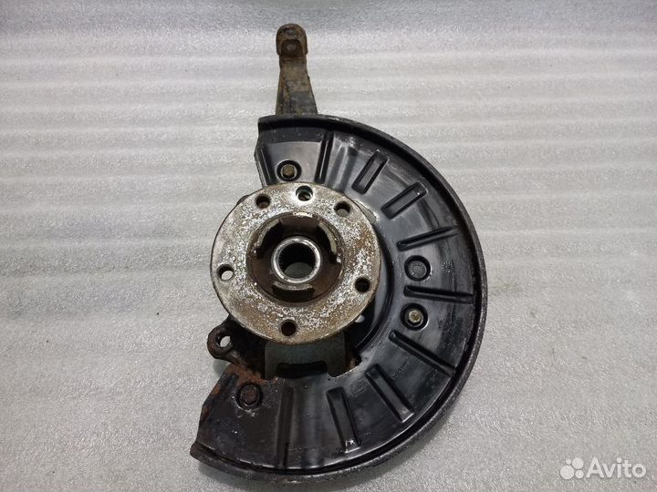 Кулак передний левый VW Touareg 2 NF (2010 - 2014)