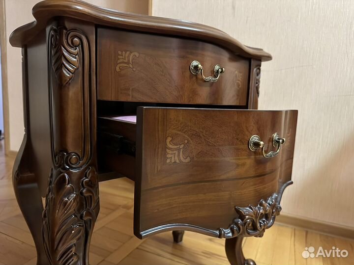 Трюмо с зеркалом, 2 тумбы, кровать, шифоньер