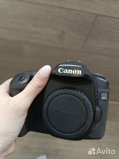 Зеркальный фотоаппарат Canon 40d