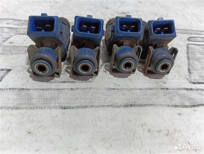 Форсунка топливная Audi A4 B6 AMB 2000—2006