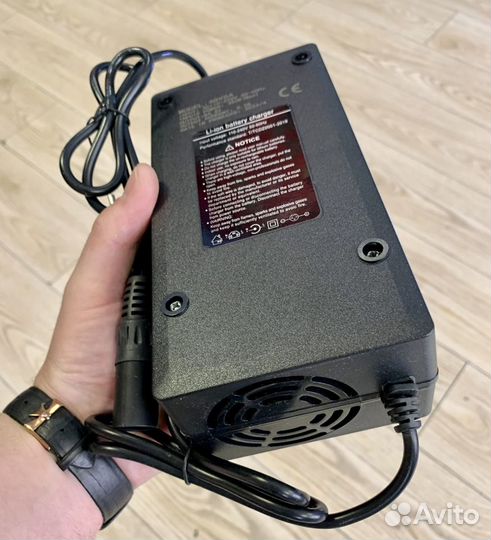 Зарядное устройство 48v -5A kugoo M4/M5/X1