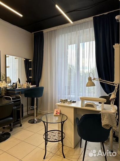 Аренда места парикмахера, маникюра, бровиста