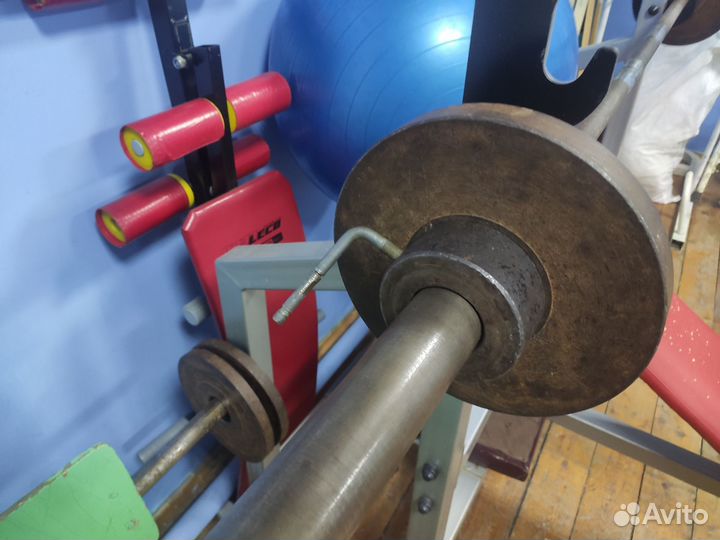 Скамья для жима со стойками и штангой бу