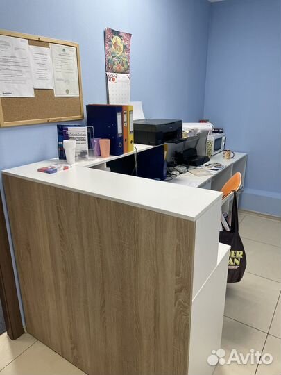 Стойка ресепшн угловая бу