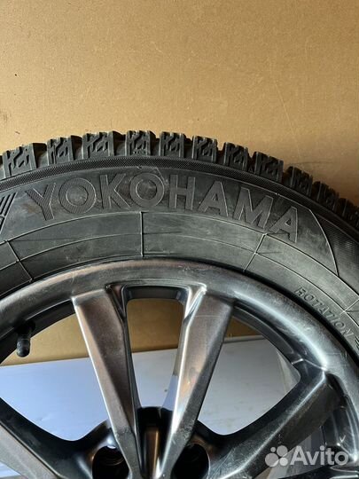 Yokohama Ice Guard IG55 215/60 R16 99T