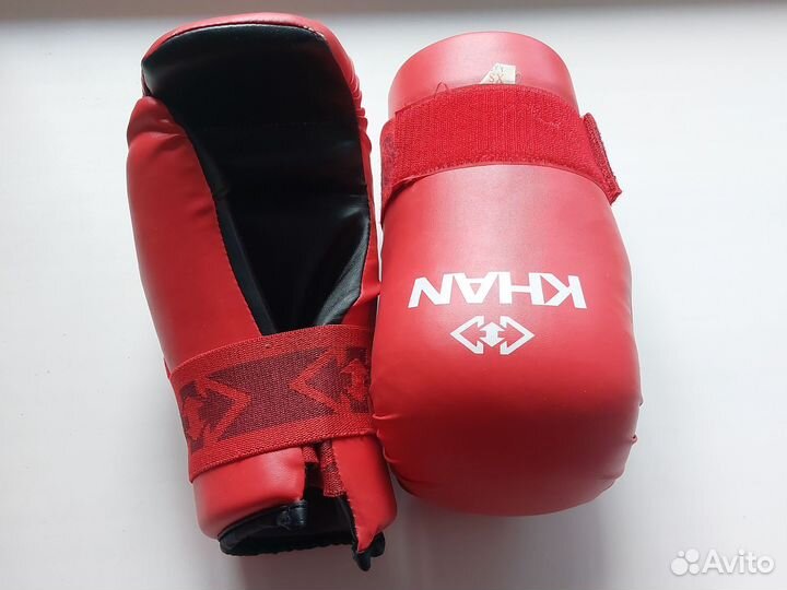 Перчатки и шлем для тхэквондо