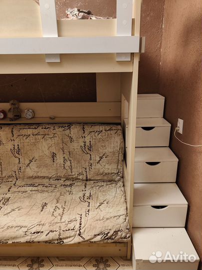 Двухъярусная кровать с диваном б/у