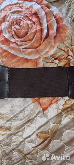 Широкий кожаный пояс