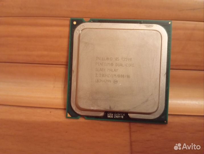 Материнская плата с процессором и памятью