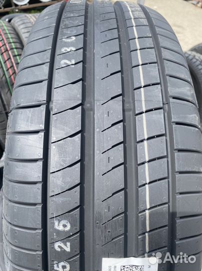 Nexen N'Fera RU5 SUV 215/60 R17 96H