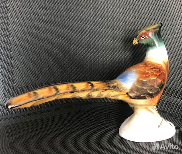 Фарфоровая статуэтка птицы