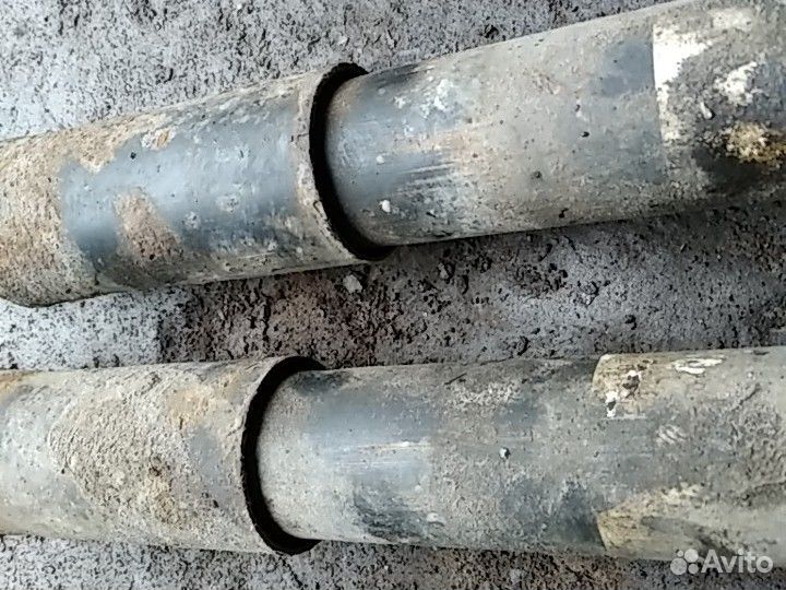 Задние амортизаторы Toyota RAV4 AT 4wd