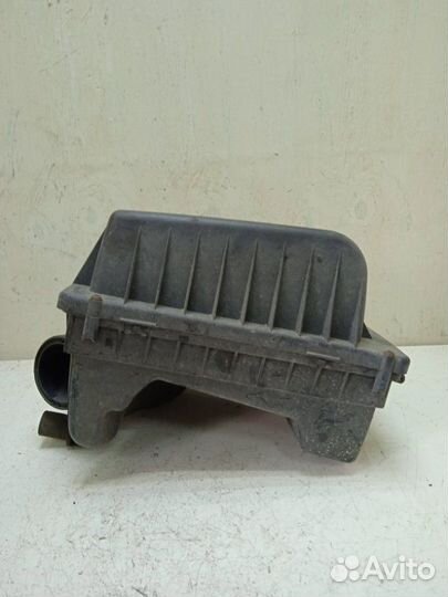 Корпус воздушного фильтра Opel Astra H Z14XEP 2010