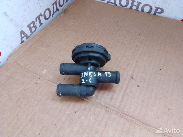 Тройник системы охлаждения Opel Omega B 2.6 2000
