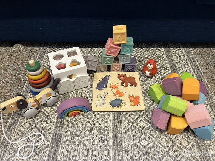 Развивающие игрушки для малыша пакетом