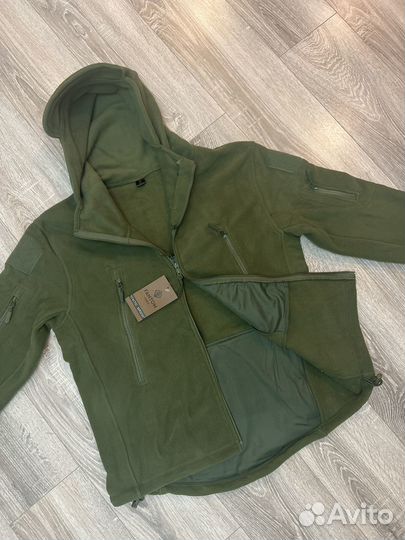 Утепленная куртка с капюшоном 