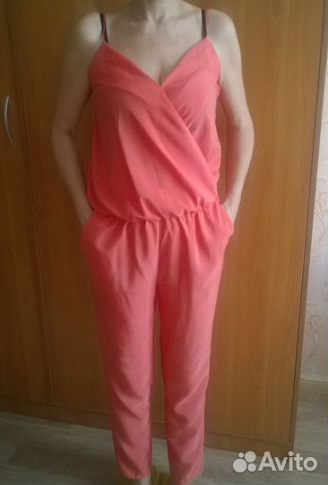 Алый комбинезон