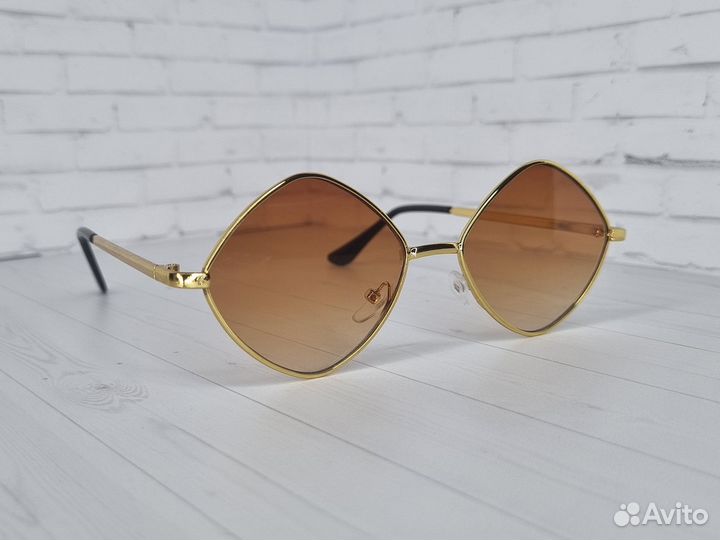 Женские солнцезащитные очки