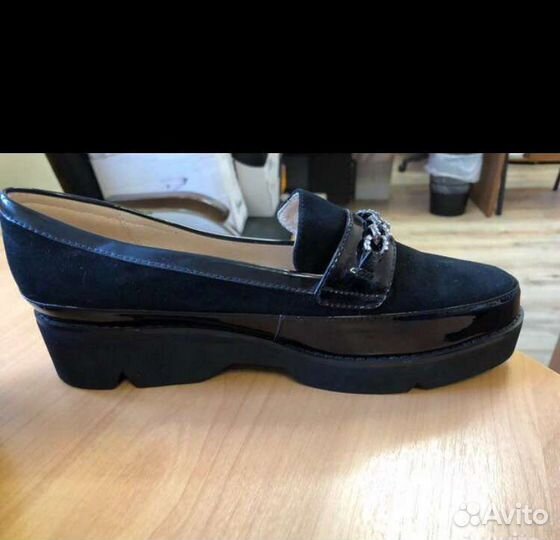 Новые туфли лоферы босоножки кожаные 39-40 р