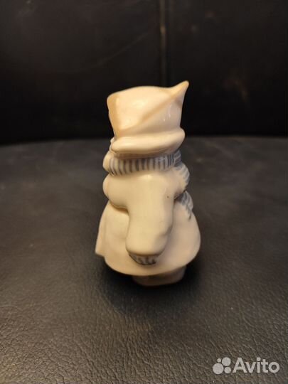 Фарфоровая статуэтка-Зима,ссср,лфз,идеальная,9см