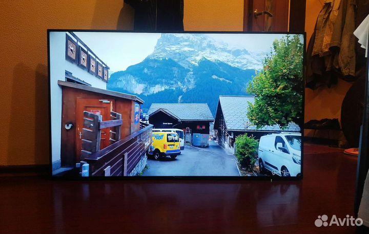 Огромный Smart Телевизор 4K UHD 60