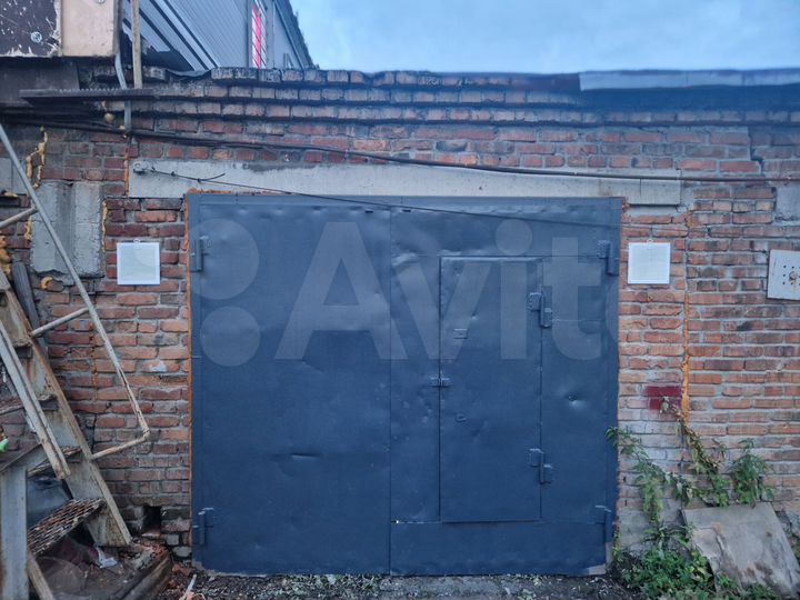 Гараж, > 30 м²