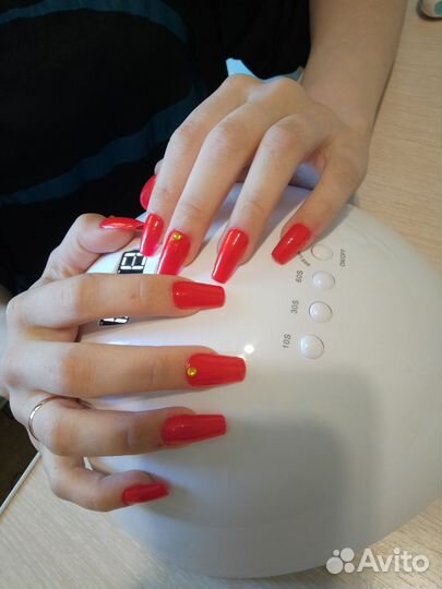 Нужна модель на маникюр