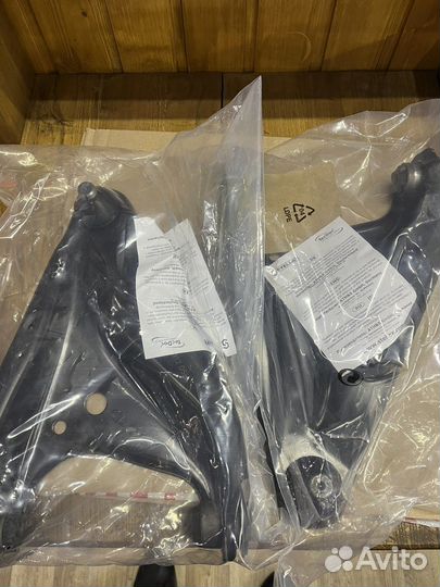 Рычаги на renault logan 1-2, Largus, Sandero