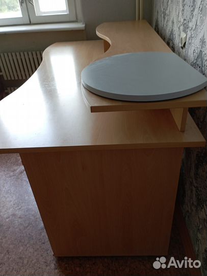 Продается компьютерный стол