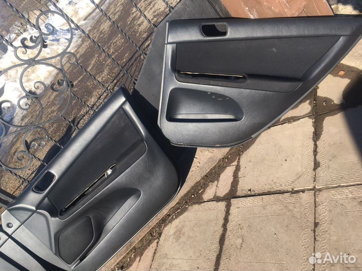 Дверные карты на Тайоту камри 30