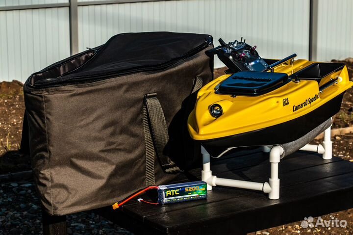 Прикормочный кораблик:навигация,сумки,глубиномер