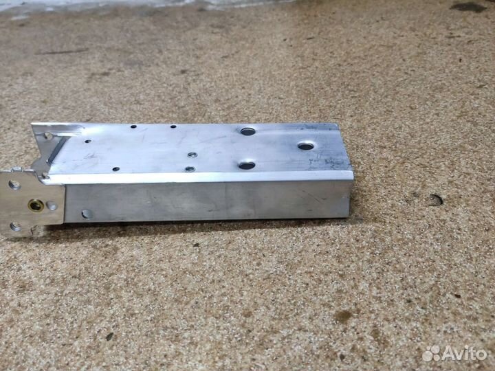 Домик усилитель бампера бмв Ф30 Ф20